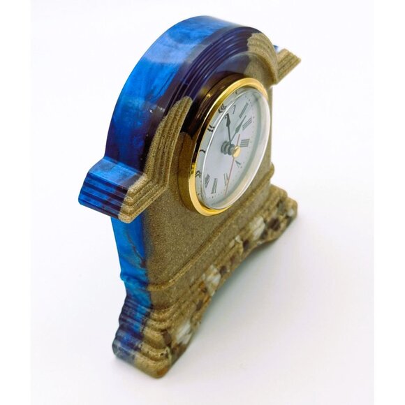 Small Resin Mantel/Desktop Clock Sandy Beach Hand Crafted NEW - Picture 3 of 8